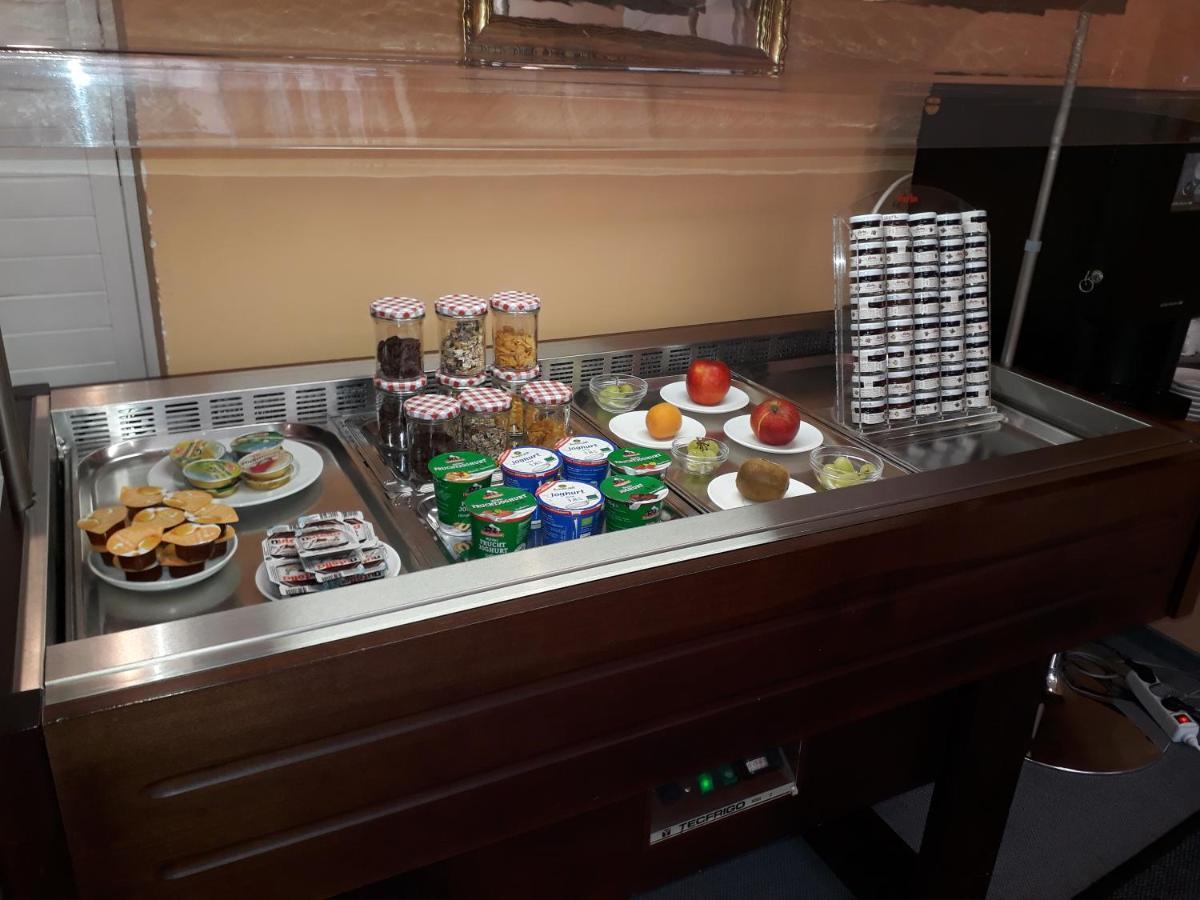 Hotel Garni Am Markt - Businesshotel - Fruehstuecksbuffet - Fahrradabstellplatz - Hunde Willkommen Neustadt bei Coburg Luaran gambar