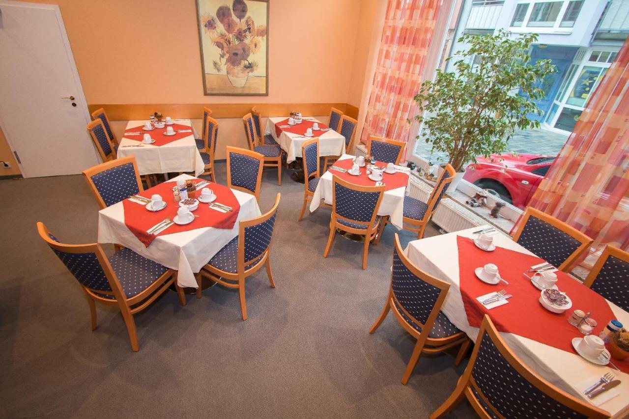 Hotel Garni Am Markt - Businesshotel - Fruehstuecksbuffet - Fahrradabstellplatz - Hunde Willkommen Neustadt bei Coburg Luaran gambar