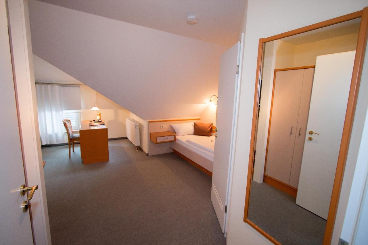Hotel Garni Am Markt - Businesshotel - Fruehstuecksbuffet - Fahrradabstellplatz - Hunde Willkommen Neustadt bei Coburg Luaran gambar
